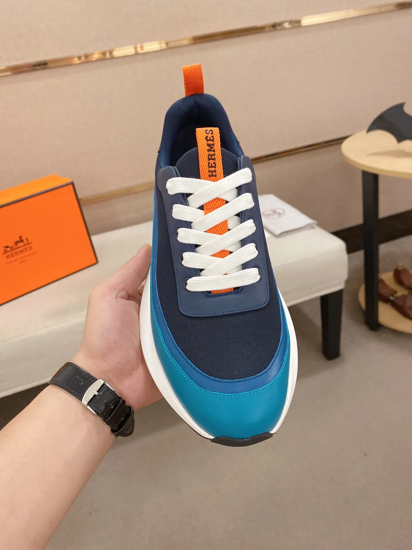 Men's clothing and shoes💰: 620💰《HERMES》【Classic Original Version】Hermès; Top 🔝 Purchasing Agency 🔍🔍Men's latest 🇺🇸 counters are on sale simultaneously, original imported from Italy ▲▲Silk cowhide with breathable fabric ▲▲ (high-end and expensive Qi·Grade) Exquisite workmanship (Italian 🇮🇹Imported water-dyed 🐂cowhide lining) Sole: Original sole provided by the original factory, ⚠️Exclusive double-layer activity·TPR·Rubber·Combined molded outsole; Super·comfortable·wear-resistant·non-slip·environmental protection The real thing is more beautiful if you take the real thing (high quality, follow the order), you can enter and exit the counter at will * Number of yards: 38·39·40·41·42·43·44# (can be customized 45.)